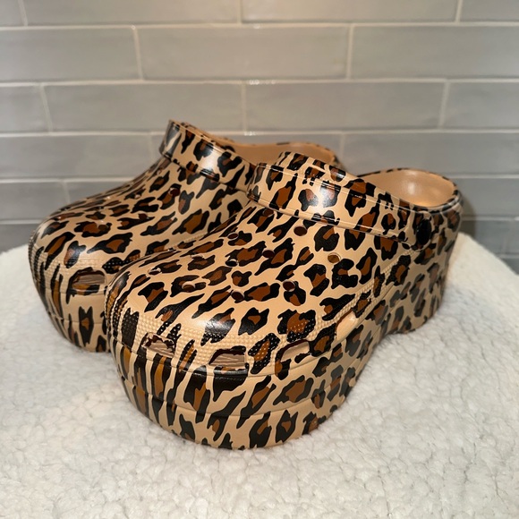 Leopard Print Platform Clogs - Picture 3 of 8